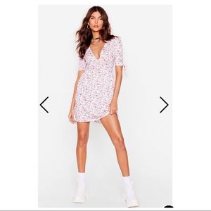 NASTY GAL / NWT/ FLORAL RELAXED MINI DRESS